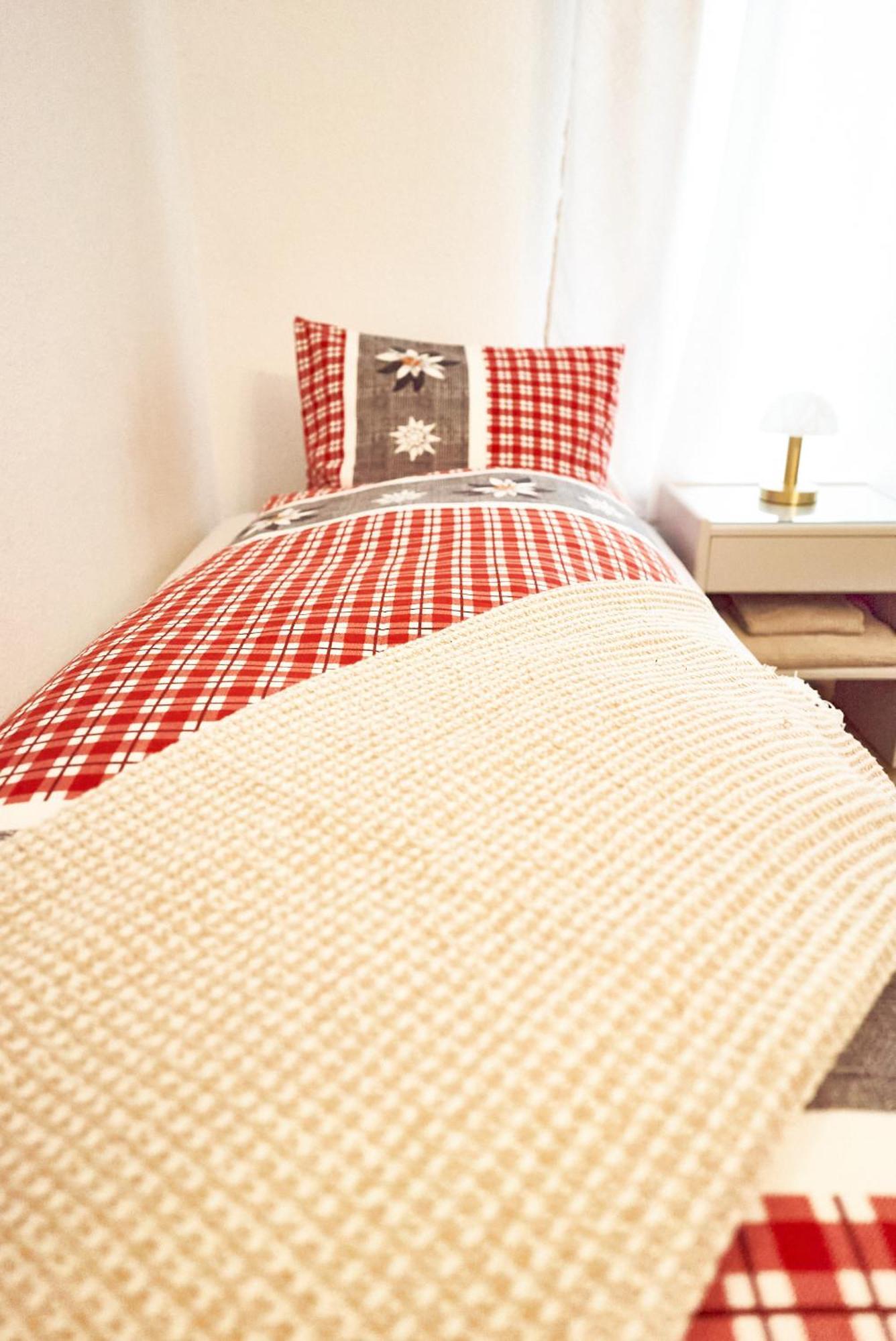 Family Room By Interlaken Parking Därligen 外观 照片